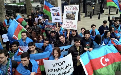 Azerbaijanis Protest Armenian Aggression In London Daily Sabah