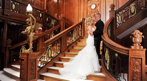 Your las vegas wedding ceremony will be everything you want it to be and more at paris las vegas hotel & casino. Vegas Wedding Chapel, Packages, & Venues - Luxor Hotel & Casino