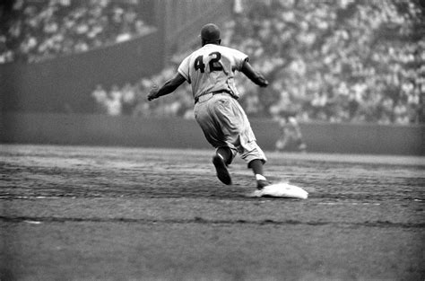 How Jackie Robinson Changed The Mlb Forever And Paved The Way Cassius