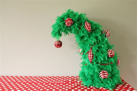 Seuss valentine's day bulletin board idea. How to Make a Grinch Christmas Tree: 12 DIY Decoration ...
