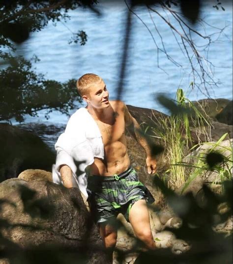 Justin Bieber Desnudo En Hawaii Zona Gay