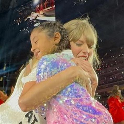 Taylor Swift Surprises Kobe Bryants Daughter At Eras Tour Show