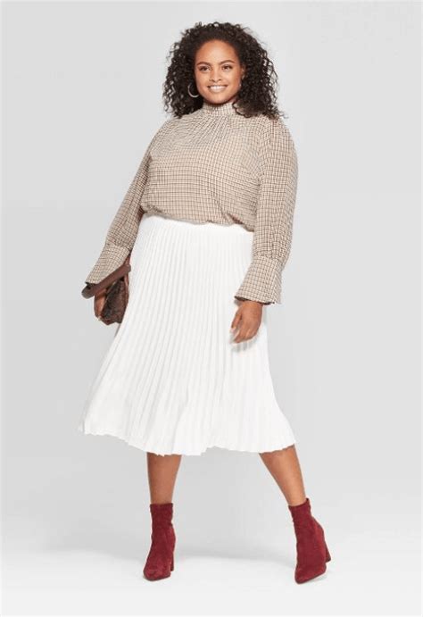 The Skirt You Need In 2020 The Pleated Midi Highway 20 Collective