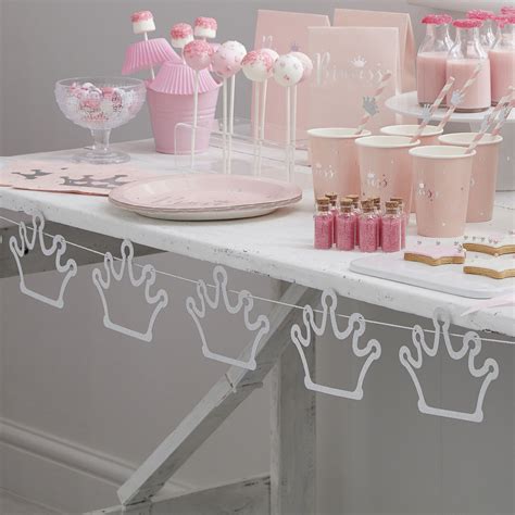 Parfait pour une ambiance girly ! Décoration anniversaire fille princesse - Princess party ...