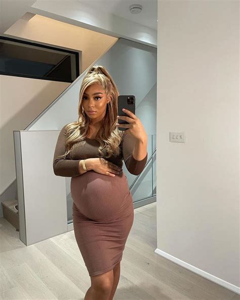 Shannon Nicole On Instagram “getting Bigger By The Day 😅👶🏽 ️” Bodycon Dress Fashion Wife