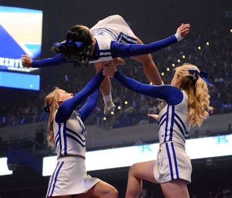 Pin By Long Hunter On Kentucky Dance Team And Cheerleaders 5 Hot Cheerleaders Dance Teams