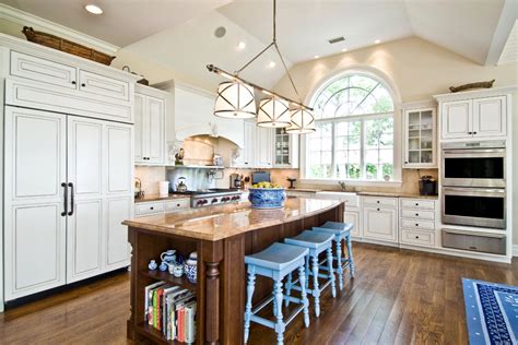 We make kitchens that are unique and personal to individuals and families. Kitchen Masters - Kitchen and Bath Remodeling - Kitchen Design
