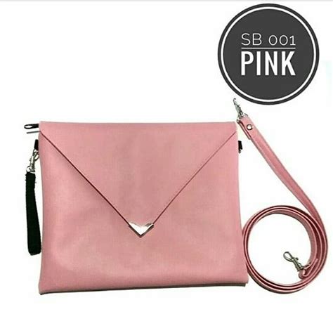 Tas.id memiliki berbagai model tas wanita import terbaru seperti tas ransel, tas selempang, tas tangan / handbag, clutch bag, tas jelly dan berbagai tas wanita dan tas pria import lainnya dengan harga terjangkau dan murah. tas tangan, dompet murah, toko tas murah, tas bermerk ...