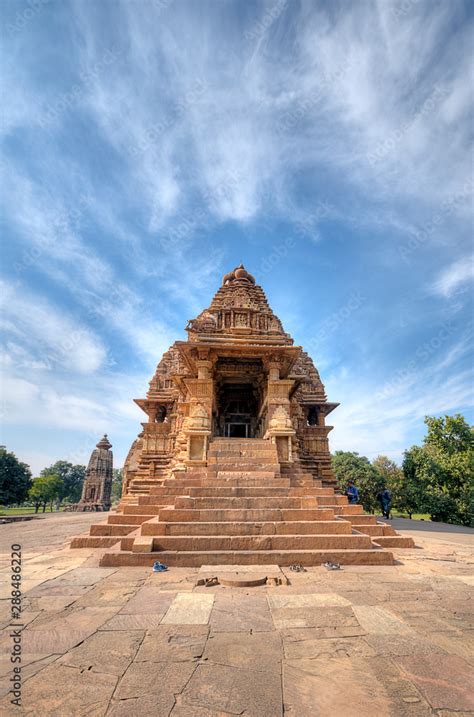 Foto De The Vishvanatha Temple Is A Hindu Temple In Madhya Pradesh