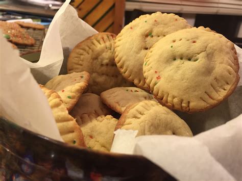 Raisin Filled Cookies Recipe : Raisin Filled Cookies As Time Saving Cookie Bars - We love the ...