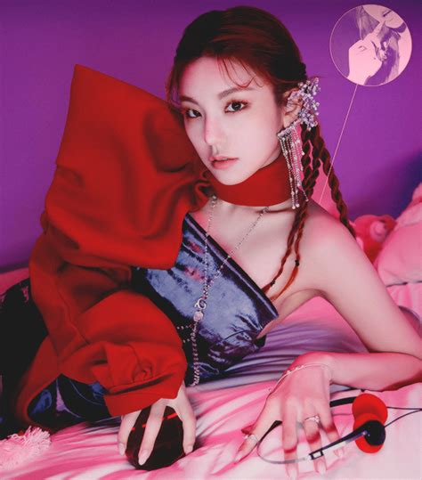 Itzuy Itzy Guess Who Teaser Images Day Ver Ot ♡ Chaeryeeong