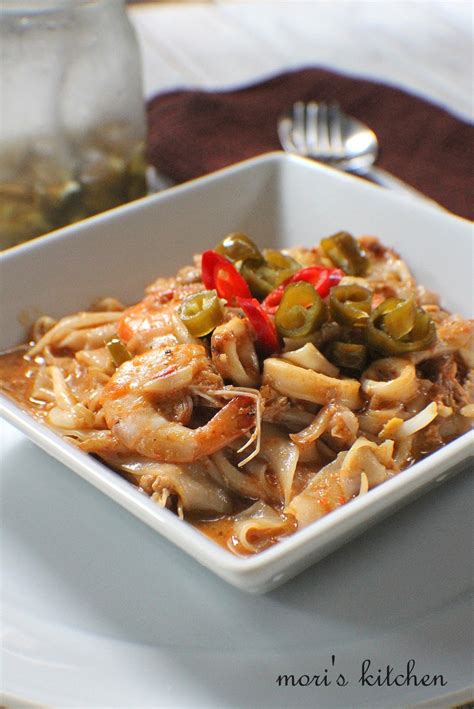 You may be melted with a traditional plate of char kway teow could not be done without lard, which delights the dish with special flavors. Mori's Kitchen: Char Kuey Teow Femes