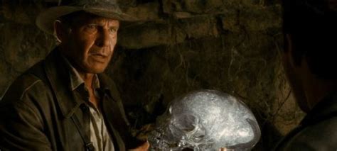 Indiana Jones Harrison Ford Sofre Les O No Ombro Durante Grava Es