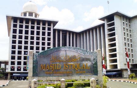 Desain Pagar Besi Masjid Istiqlal Wikipedia Imagesee