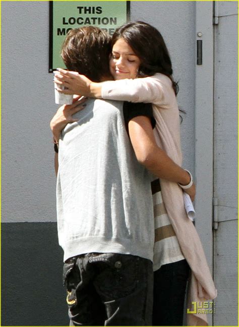 Selena Gomez And Jake T Austin Hugs Hugs Hugs Photo 381338 Photo