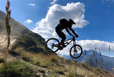 A historic les gets track is back on the world cup and while there was plenty of lamenting by the media and riders before the event—as. Mountain Bike lessons Les Deux Alpes - RIDE CAMPS