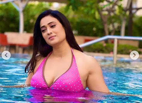 shweta tiwari stuns fans with swimsuit photos in new instagram post