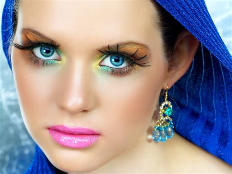 Fondo Ojos Azules Lápiz Labial 1440x900 Imagen