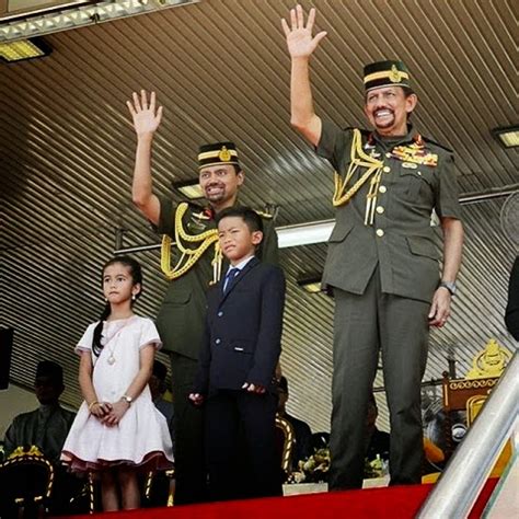 Temukan lagu terbaru favoritmu hanya di lagu 123 stafaband planetlagu. (7 Gambar) Wajah Terkini Anak Azrinaz Mazhar Hakim, Bekas ...