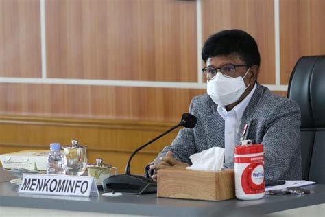 Selain itu, unsur kesusilaan dalam uu ite juga tak jelas merujuk pada bagian mana dalam kuhp. Tiga Kementerian Bentuk Tim Kajian Revisi UU ITE Halaman ...
