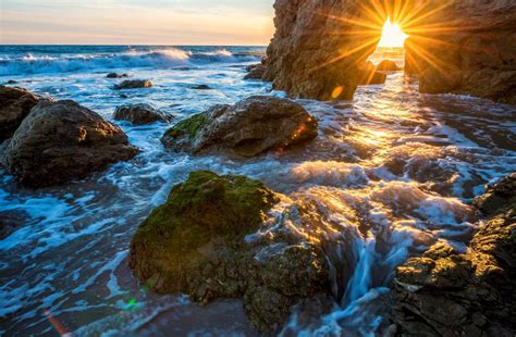 Usa Sea Stones Waves Rays Of Light Moss Crag Malibu Nature Wallpaper