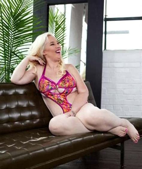 Mama June Shows Off New Body In Swimsuit After Dropping Lbs