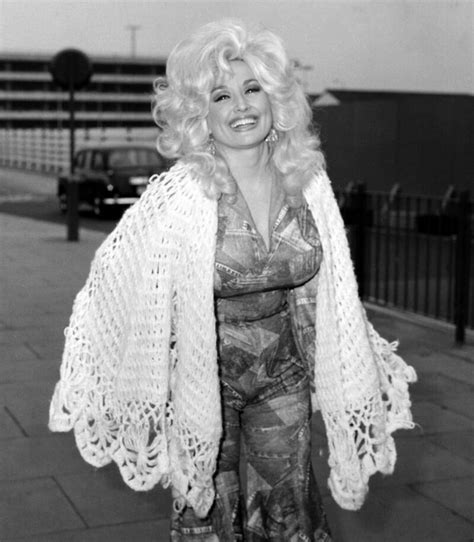 44 Pictures Of Dolly Partons Life From Her Youth To The Present