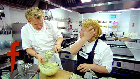 Everyone's laughing at gordon ramsay's pad thai fail. Gordon Ramsay Pad Thai Video - Thai Chef Scorns Gordon Ramsay S Pad Thai In Viral Video / He ...