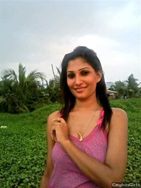 Miss Sri Lanka 2010 Hottest Contestant Pushpika Sandamali