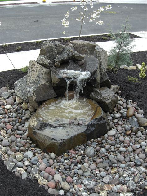 Awesome Front Yard Garden Designs With Water Feature Ideas