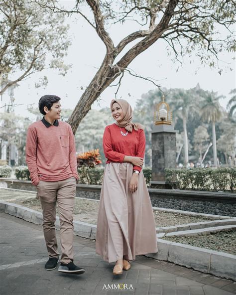 Konsep pre wedding sederhana, pre wedding islami, pre wedding lucu, pre wedding murah, pre wedding unik. Tips Prewedding Halal Islami Yang Wajib Kamu Ketahui ...