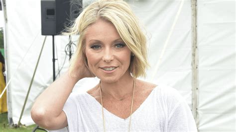 Kelly Ripa’s Getting Body Shamed And It’s Really Ridiculous Sheknows