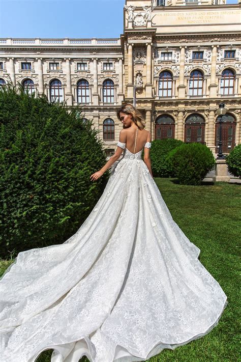 Graicen Extravagant Wedding Dresses Wedding Dress Inspiration