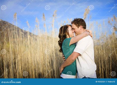 baisers des couples image stock image du magnifique fille 9332321