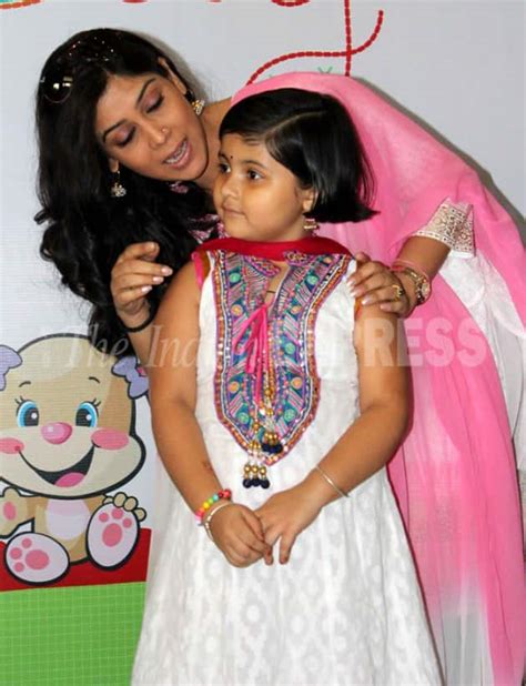 Sakshi Tanwar Celebrates Mothers Day With Her Onscreen Daughter