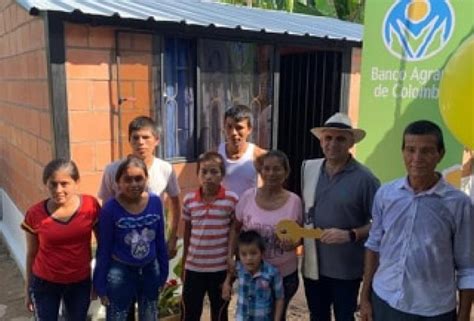 See more of banco agrario de familias en acción on facebook. Presidente del Banco Agrario entregó viviendas de interés ...