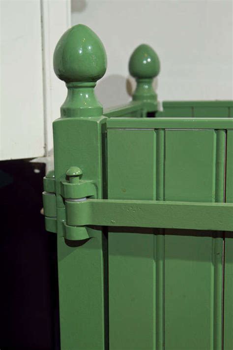 We did not find results for: Oak and Iron Versailles Planter Boxes at 1stdibs