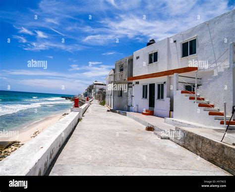 Beautiful Mexican Houses Situated Next To Sea Stock Photo Alamy