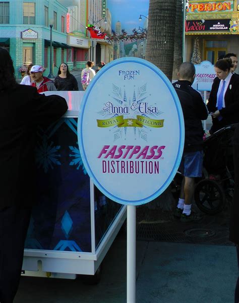 How To Meet Anna And Elsa At Disneyland Resort Disneyland Disney California Adventure Park