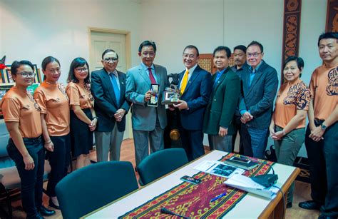 And awang hamsawi awang hamzah « less. Sarawak Convention Bureau Celebrates Victory with Datuk ...
