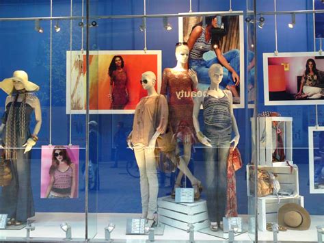 Trends In Fashion Retail And Beauty Window Displays Fashionwindows