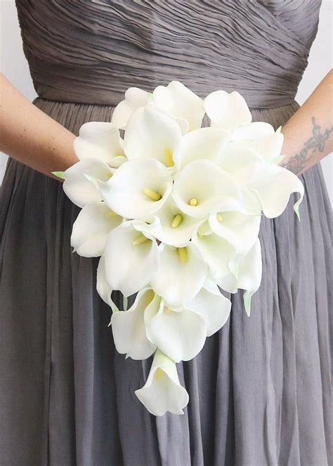 white real touch calla lily cascading bouquet 8 tall x 7 wide calla lily bouquet wedding