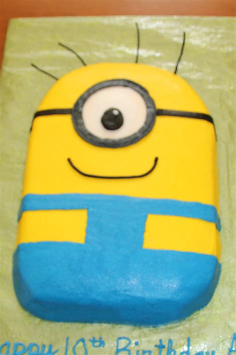 Торт минион/how to make a minion cake/easy minion cake tutorial/buttercream minion cake by melseasycake. Despicable Me Minion Cake - CakeCentral.com