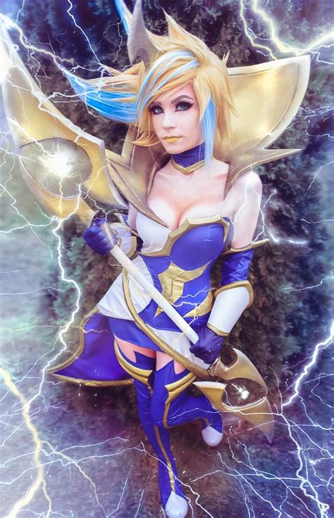 Elementalist Lux Cosplay Showcase League Of Legends Cosplay Pinterest Legends Posts And