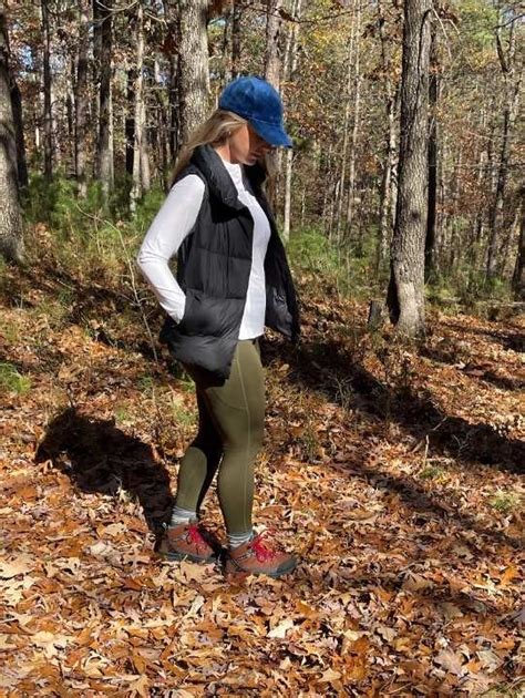 30 Cute Womens Hiking Outfits Ideas For Every Season — Nomads In Nature