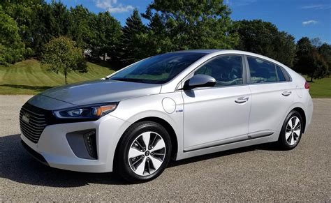 2019 Hyundai Ioniq Plug In Hybrid Limited Review Wuwm