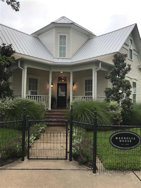 Mia's Cottage.....: Magnolia House...