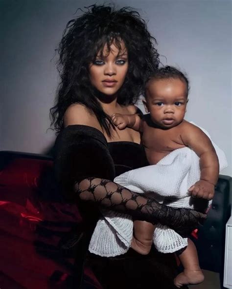 Rihanna Posed With Her Baby For ‘vogue Magazine She Showed It For The