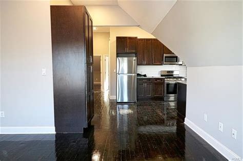 Forrent.com helps guide you to the perfect 3 bedroom apartments for rent in westchester county, new york. 3 bedroom in New Rochelle NY 10801 - Apartment for Rent in ...