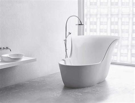 Bathtubs for tall people can be tricky. Top Ideas for Installing Short Bathtubs in Your Bathroom ...
